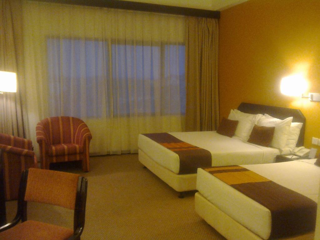 Rhr Hotel At Uniten Каджанг Номер фото