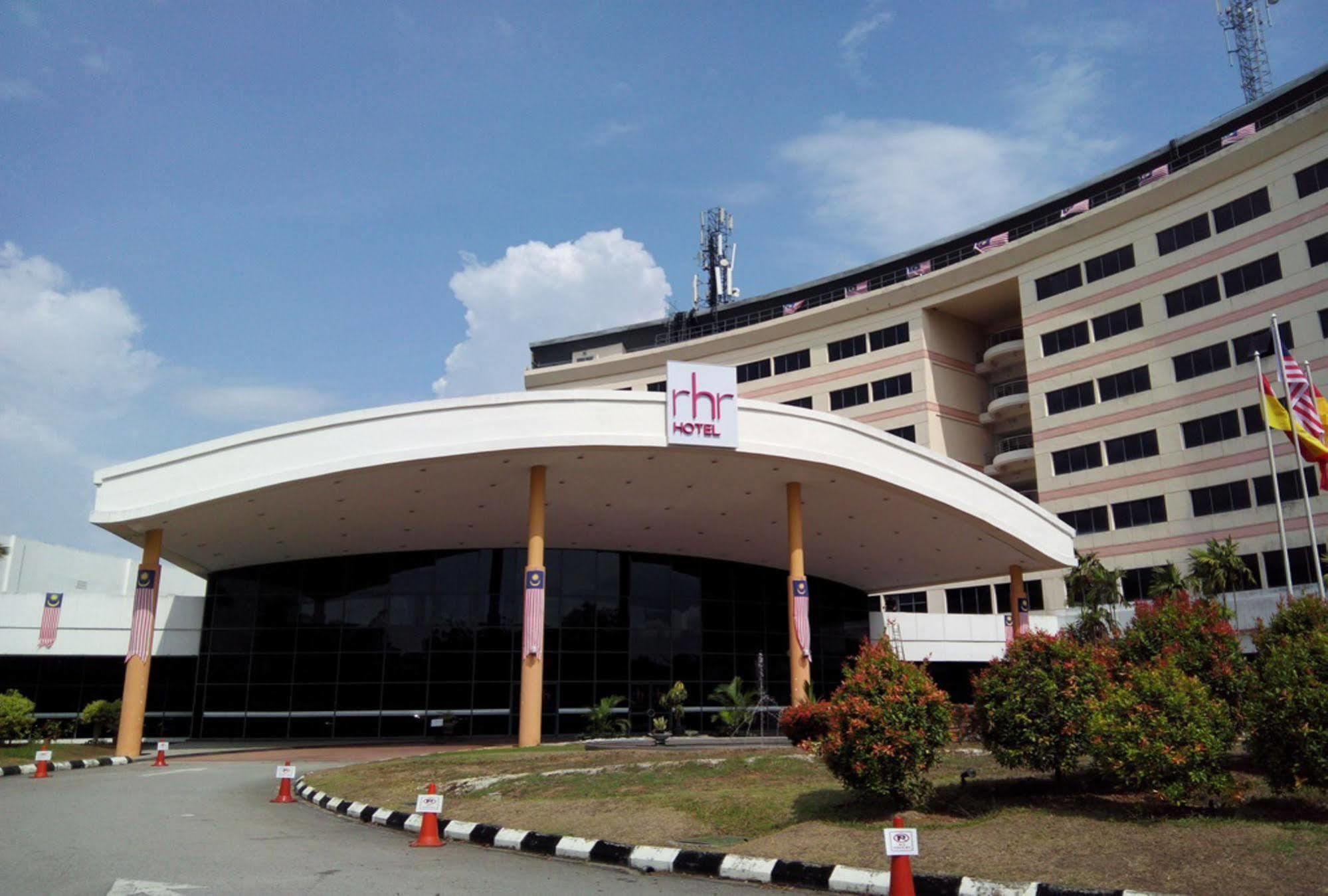 Rhr Hotel At Uniten Каджанг Экстерьер фото