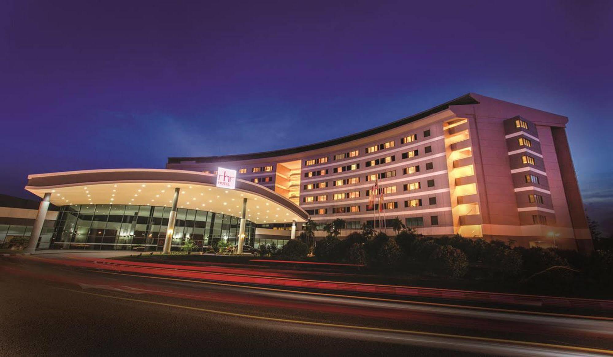Rhr Hotel At Uniten Каджанг Экстерьер фото